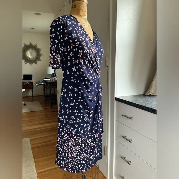 EUC Motherhood Maternity/Nursing Blue Multi Wrap, Small, MSRP $69 - Picture 5 of 10